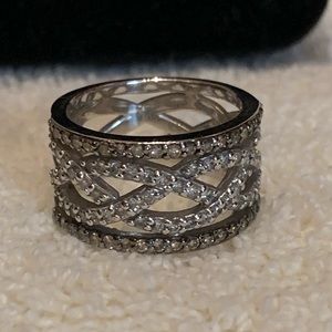 14K WG diamond Band with black diamonds